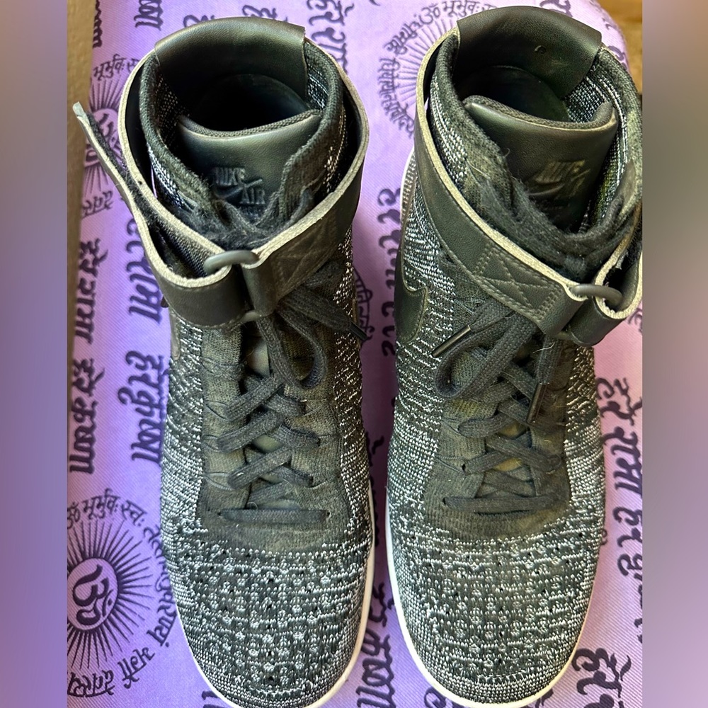 Nike high top sneaker